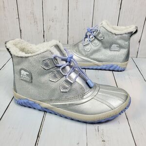 Sorel Disney Out n About Frozen Faux Fur Winter Snow Ankle Boots Girls Size 7